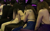 4 cô gái xinh đẹp bị giam lỏng, đánh đập, ép phục vụ quán karaoke 4 cô gái xinh đẹp bị giam lỏng, đánh đập, ép phục vụ quán karaoke