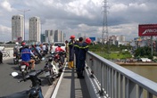 Bỏ vợ lại trên cầu, người đàn ông quê Gia Lai nhảy cầu Sài Gòn mất tích Bỏ vợ lại trên cầu, người đàn ông quê Gia Lai nhảy cầu Sài Gòn mất tích