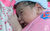 Bé trai Sài Gòn được chính tay cha cắt dây rốn chào đời đúng thời khắc đầu tiên của năm mới 2020 Bé trai Sài Gòn được chính tay cha cắt dây rốn chào đời đúng thời khắc đầu tiên của năm mới 2020