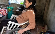 Nghẹn lòng cuộc sống cô độc của người phụ nữ bị bại liệt suốt 20 năm Nghẹn lòng cuộc sống cô độc của người phụ nữ bị bại liệt suốt 20 năm
