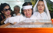 NSƯT Chánh Tín đã về nơi an nghỉ cuối cùng, con trai chưa về kịp để chịu tang cha NSƯT Chánh Tín đã về nơi an nghỉ cuối cùng, con trai chưa về kịp để chịu tang cha