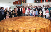 Những chiếc bánh trung thu siêu to khổng lồ nhìn là choáng Những chiếc bánh trung thu siêu to khổng lồ nhìn là choáng