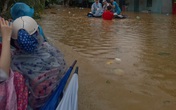 Những ngày sống giữa tâm lũ của sinh viên ngoại tỉnh tại Thừa Thiên Huế Những ngày sống giữa tâm lũ của sinh viên ngoại tỉnh tại Thừa Thiên Huế