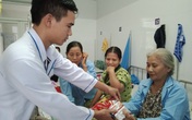 Mưa bão làm nhiều cơ sở y tế ở Huế bị thấm dột, tốc mái nhà, ngập nước Mưa bão làm nhiều cơ sở y tế ở Huế bị thấm dột, tốc mái nhà, ngập nước