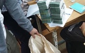 Đại gia tiền mặt vác bao tải, xếp như chồng gạch đi mua nhà Hà Nội Đại gia tiền mặt vác bao tải, xếp như chồng gạch đi mua nhà Hà Nội