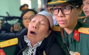 Người thân khóc ngất trong lễ truy điệu 13 cán bộ, chiến sĩ hy sinh ở Rào Trăng 3 Người thân khóc ngất trong lễ truy điệu 13 cán bộ, chiến sĩ hy sinh ở Rào Trăng 3