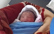 Bé gái sơ sinh bị bỏ rơi dưới trời nắng nóng ở Thái Bình: Nỗi đau tột cùng khi người vứt bỏ chính là con dâu của người phát hiện Bé gái sơ sinh bị bỏ rơi dưới trời nắng nóng ở Thái Bình: Nỗi đau tột cùng khi người vứt bỏ chính là con dâu của người phát hiện