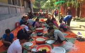 Hàng nghìn chiếc bánh chưng của người dân xứ Thanh chuẩn bị gửi vào vùng lũ Hàng nghìn chiếc bánh chưng của người dân xứ Thanh chuẩn bị gửi vào vùng lũ