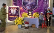 Chồng bị lũ cuốn trôi 3 ngày mới tìm thấy để lại 3 con thơ nheo nhóc cho người vợ trẻ Chồng bị lũ cuốn trôi 3 ngày mới tìm thấy để lại 3 con thơ nheo nhóc cho người vợ trẻ