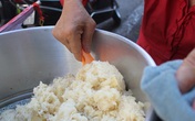 Kỳ lạ món ăn độn nhà nghèo thời bao cấp, thành đặc sản 'xếp hàng' ở Hà Nội Kỳ lạ món ăn độn nhà nghèo thời bao cấp, thành đặc sản 'xếp hàng' ở Hà Nội