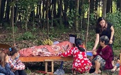 Thương tâm con trai 18 tuổi tử vong nghi bị điện giật khi làm việc, mẹ phải mang thi thể để ngoài lề đường Thương tâm con trai 18 tuổi tử vong nghi bị điện giật khi làm việc, mẹ phải mang thi thể để ngoài lề đường