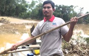 "Người hùng" Hà Tĩnh cứu hàng trăm người dân trong lũ dữ "Người hùng" Hà Tĩnh cứu hàng trăm người dân trong lũ dữ