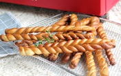 Dùng nồi chiên không dầu làm quẩy thừng chiên giòn siêu dễ lại lành mạnh Dùng nồi chiên không dầu làm quẩy thừng chiên giòn siêu dễ lại lành mạnh