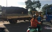 Nằm dưới gầm sửa xe, tài xế bị xe container đâm tử vong Nằm dưới gầm sửa xe, tài xế bị xe container đâm tử vong