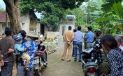 Thi thể cặp vợ chồng già gia cảnh khó khăn được phát hiện trước sân nhà Thi thể cặp vợ chồng già gia cảnh khó khăn được phát hiện trước sân nhà
