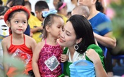 Nữ doanh nhân Trần Thị An đón trung thu an lạc cùng các con tại trường học Nữ doanh nhân Trần Thị An đón trung thu an lạc cùng các con tại trường học