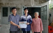 Trao hơn 30 triệu đến hoàn cảnh nam sinh lớp 11 mất cả bố lẫn mẹ Trao hơn 30 triệu đến hoàn cảnh nam sinh lớp 11 mất cả bố lẫn mẹ