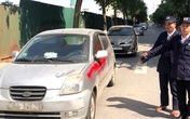 Đội trưởng bảo vệ cùng ‘đồng nghiệp’ xịt sơn làm bẩn xe ô tô vì khách không gửi xe trong chung cư Đội trưởng bảo vệ cùng ‘đồng nghiệp’ xịt sơn làm bẩn xe ô tô vì khách không gửi xe trong chung cư