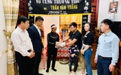 Hơn 700 triệu đồng được các nhà hảo tâm gửi sang Hàn Quốc cứu người thanh niên Việt bị u não Hơn 700 triệu đồng được các nhà hảo tâm gửi sang Hàn Quốc cứu người thanh niên Việt bị u não