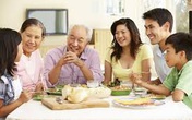 Cụ ông bị cả nhà phản ứng vì gọi vợ yêu - Chuyên gia nói tuổi nào thì không nên gọi anh em, vợ yêu, chồng yêu? Cụ ông bị cả nhà phản ứng vì gọi vợ yêu - Chuyên gia nói tuổi nào thì không nên gọi anh em, vợ yêu, chồng yêu?