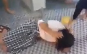 Lộ nguyên nhân nữ sinh lớp 7 ở Tây Ninh bị bạn học đánh hội đồng trong nhà vệ sinh Lộ nguyên nhân nữ sinh lớp 7 ở Tây Ninh bị bạn học đánh hội đồng trong nhà vệ sinh