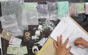 Triệt phá tụ điểm nghi sản xuất hàng ngàn viên ma túy tổng hợp Triệt phá tụ điểm nghi sản xuất hàng ngàn viên ma túy tổng hợp