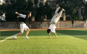 TP.HCM: Bé trai 10 tuổi ngã vẹo cổ suýt chết vì bắt chước trò nhào lộn trên TikTok TP.HCM: Bé trai 10 tuổi ngã vẹo cổ suýt chết vì bắt chước trò nhào lộn trên TikTok