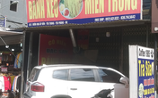 Hàng xóm phẫn nộ khi biết tin nữ chủ quán bánh xèo ở Bắc Ninh bạo hành dã man 2 nhân viên Hàng xóm phẫn nộ khi biết tin nữ chủ quán bánh xèo ở Bắc Ninh bạo hành dã man 2 nhân viên