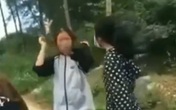 Nữ sinh dùng mũ bảo hiểm đánh liên tiếp vào đầu bạn bị tạm dừng học 1 tuần Nữ sinh dùng mũ bảo hiểm đánh liên tiếp vào đầu bạn bị tạm dừng học 1 tuần