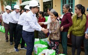 Tổng Giám đốc EVNNPT thăm, trao quà hỗ trợ nhân dân miền Trung và kiểm công tác khắc phục hậu quả mưa lũ| Tổng Giám đốc EVNNPT thăm, trao quà hỗ trợ nhân dân miền Trung và kiểm công tác khắc phục hậu quả mưa lũ|