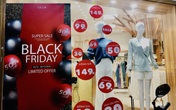Black Friday, hàng loạt shop thời trang bắt đầu tung "bão giảm giá" Black Friday, hàng loạt shop thời trang bắt đầu tung "bão giảm giá"