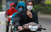 Cuối tuần rét đậm, người Hà Nội ăn mặc như ninja kín mít từ đầu đến chân, túm năm tụm ba xuýt xoa bên đống lửa trên vỉa hè chia nhau hơi ấm Cuối tuần rét đậm, người Hà Nội ăn mặc như ninja kín mít từ đầu đến chân, túm năm tụm ba xuýt xoa bên đống lửa trên vỉa hè chia nhau hơi ấm
