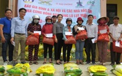 Báo Gia đình và Xã hội tiếp tục trao quà cho đồng bào vùng lũ tỉnh Quảng Bình Báo Gia đình và Xã hội tiếp tục trao quà cho đồng bào vùng lũ tỉnh Quảng Bình