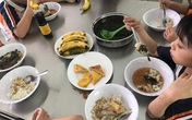 Suất ăn bán trú trường học: Nhiều nơi kiểm tra thực phẩm chỉ bằng… cảm quan Suất ăn bán trú trường học: Nhiều nơi kiểm tra thực phẩm chỉ bằng… cảm quan