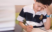 Thấy con làm bài đúng mà cô giáo chấm sai, bà mẹ bức xúc xin phúc khảo nhưng sau đó lại nhờ cô hãy giao nhiều bài như thế này cho con Thấy con làm bài đúng mà cô giáo chấm sai, bà mẹ bức xúc xin phúc khảo nhưng sau đó lại nhờ cô hãy giao nhiều bài như thế này cho con