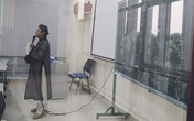 Một hình ảnh chụp lén thầy giáo nhận "bão like": Có gì mà cư dân mạng sốt xình xịch vậy? Một hình ảnh chụp lén thầy giáo nhận "bão like": Có gì mà cư dân mạng sốt xình xịch vậy?