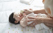 Quần áo ẩm, mốc vào mùa đông: Ba mẹ xem ngay cách khắc phục Quần áo ẩm, mốc vào mùa đông: Ba mẹ xem ngay cách khắc phục