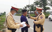 Bi hài chuyện tài xế “ma men” giở trò “nhây” với CSGT Bi hài chuyện tài xế “ma men” giở trò “nhây” với CSGT