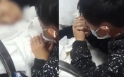 Xúc động cảnh cậu bé Trung Quốc quỳ gối bên người mẹ ung thư giai đoạn cuối Xúc động cảnh cậu bé Trung Quốc quỳ gối bên người mẹ ung thư giai đoạn cuối