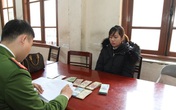Tạm giữ "nữ quái" chuyên trộm cắp tiền mừng đám cưới, thu giữ gần 100 triệu Tạm giữ "nữ quái" chuyên trộm cắp tiền mừng đám cưới, thu giữ gần 100 triệu