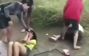 Công an vào cuộc điều tra vụ 2 nữ sinh bị đánh dã man ở Biên Hòa Công an vào cuộc điều tra vụ 2 nữ sinh bị đánh dã man ở Biên Hòa