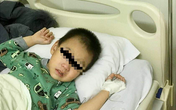 Hải Phòng: Uống nhầm dầu hỏa, bé trai 3 tuổi nhập viện cấp cứu Hải Phòng: Uống nhầm dầu hỏa, bé trai 3 tuổi nhập viện cấp cứu