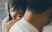 Định ly hôn cô vợ liệt nửa người vì áp lực từ bố mẹ nhưng vợ xin "một đêm cuối" mà sáng ra anh chồng nghẹn ngào xin lỗi và lập tức xé đơn Định ly hôn cô vợ liệt nửa người vì áp lực từ bố mẹ nhưng vợ xin "một đêm cuối" mà sáng ra anh chồng nghẹn ngào xin lỗi và lập tức xé đơn