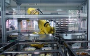 Trường học dùng robot cao 3m chuẩn bị bữa trưa cho học sinh Trường học dùng robot cao 3m chuẩn bị bữa trưa cho học sinh