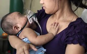 Mẹ quyết tâm không tiêm vắc xin khiến toàn thân con mưng mủ, lở loét như bị bỏng Mẹ quyết tâm không tiêm vắc xin khiến toàn thân con mưng mủ, lở loét như bị bỏng