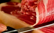Đùi lợn đắt nhất thế giới: Hơn 100 triệu đồng/ chiếc Đùi lợn đắt nhất thế giới: Hơn 100 triệu đồng/ chiếc
