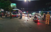 Chạy xe máy băng qua đường, gia đình 3 người bị xe tông khiến bé trai 5 tuổi tử vong Chạy xe máy băng qua đường, gia đình 3 người bị xe tông khiến bé trai 5 tuổi tử vong