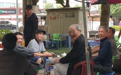 Hà Nội: Nhiều tụ điểm đông người đang "dửng dưng" trước dịch COVID-19 Hà Nội: Nhiều tụ điểm đông người đang "dửng dưng" trước dịch COVID-19