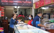 Ngày vía thần Tài ở Hải Phòng : Khách mua rải rác vì tránh tập trung giữa dịch nCoV Ngày vía thần Tài ở Hải Phòng : Khách mua rải rác vì tránh tập trung giữa dịch nCoV