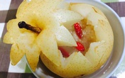 Lê hấp cách thủy - Bài thuốc đơn giản, hiệu quả giúp chữa ho, đau đầu, đau họng khiến nhiều người bất ngờ Lê hấp cách thủy - Bài thuốc đơn giản, hiệu quả giúp chữa ho, đau đầu, đau họng khiến nhiều người bất ngờ